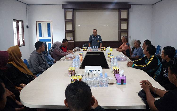 Kunjungi PDAM Kuala Pembuang, Bupati Seruyan Perkenalkan Pj Direktur Baru