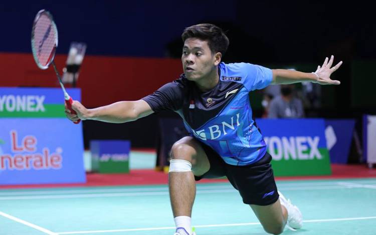 Foto arsip - Tunggal putra Indonesia Syabda Perkasa Belawa bertanding dalam babak 32 besar Indonesia International Challenge 2022 di Platinum Arena, Malang, Rabu (12/10/2022). (ANTARA/HO-PBSI)