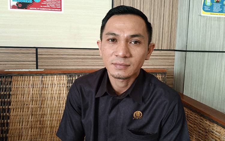 Anggota Dewan Katingan ini Soroti Gedung SDN Talingke Terancam Ambruk Akibat Abrasi