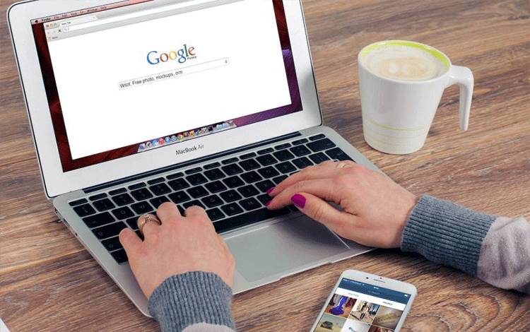 Ilustrasi mesin pencari Google. (Pexels)