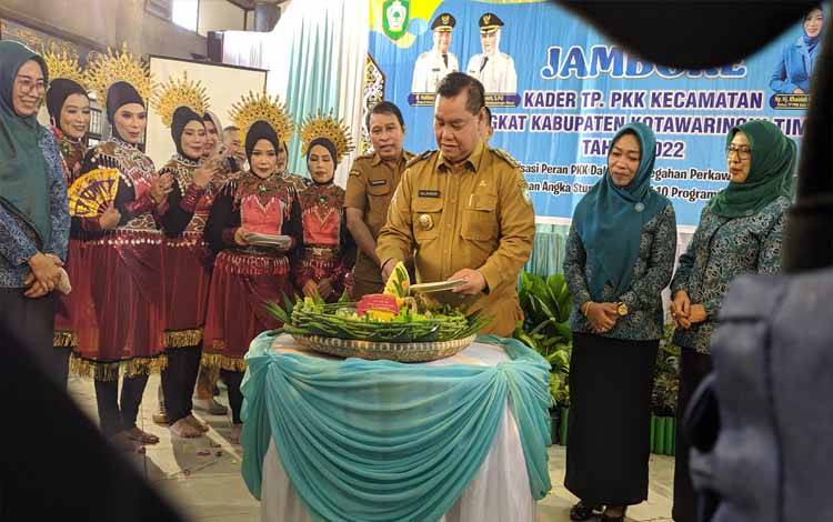 Menginjak Usia 60 Tahun, Halikinnor akan Terus Berupaya Membangun Kotim Lebih Baik