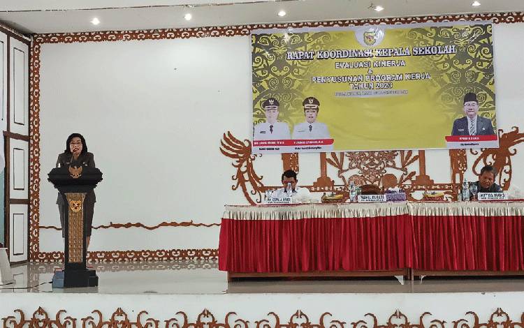 Bupati Gunung Mas Ajak Pendidik Beradaptasi dengan Zaman