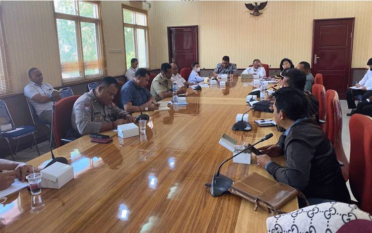 Mediasi antara warga Desa Bedaun dan PT. BLP yang digelar Pemkab Kobar, Rabu, 16 November 2022.
