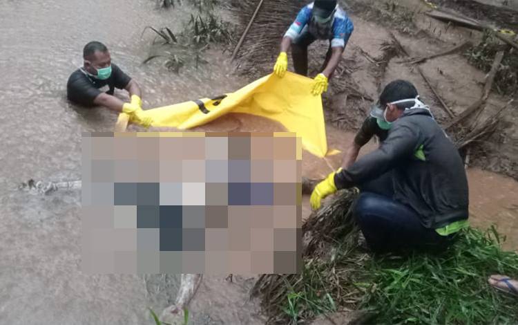 Seorang Pria Ditemukan Tewas Mengapung di Parit Kebun Sawit Desa Sebabi