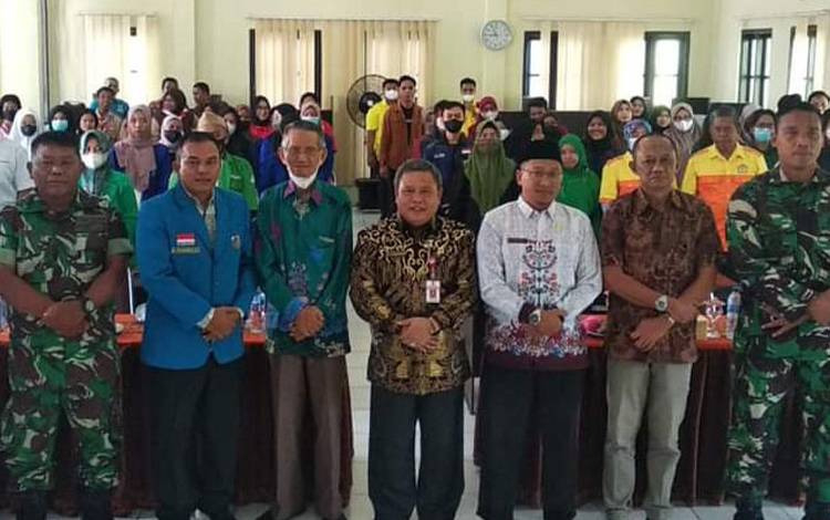 Begini Pesan Plt Sekda Kobar Dalam Seminar KNPI