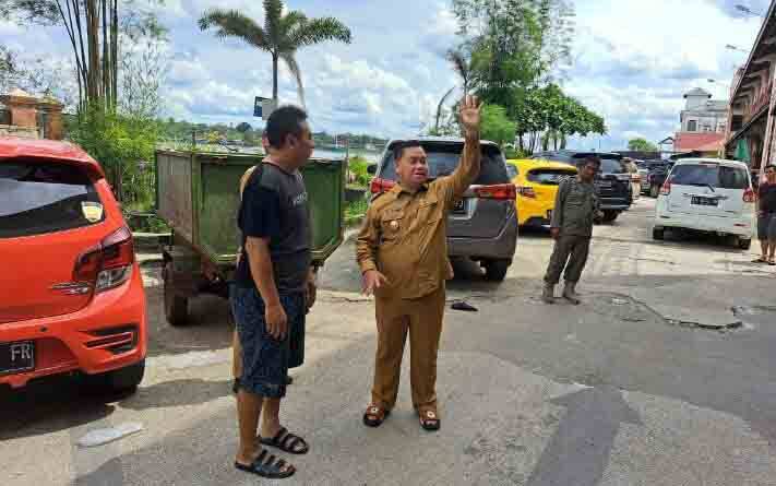 Bupati Kotim Meninjau PPM, Temukan Kerusakan Jalan dan Listrik Mati