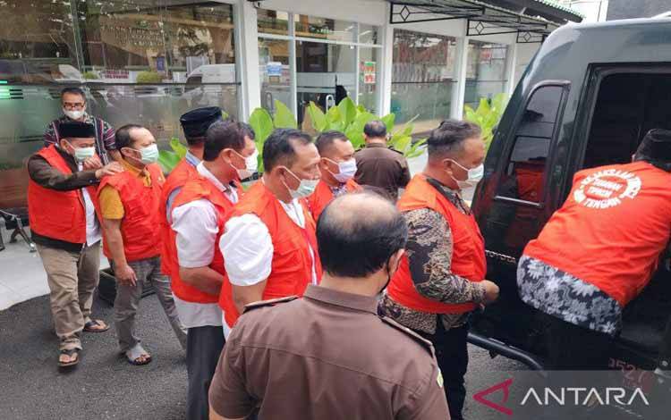 Kejaksaan Tahan 8 Kades Penyuap Dosen UIN Semarang