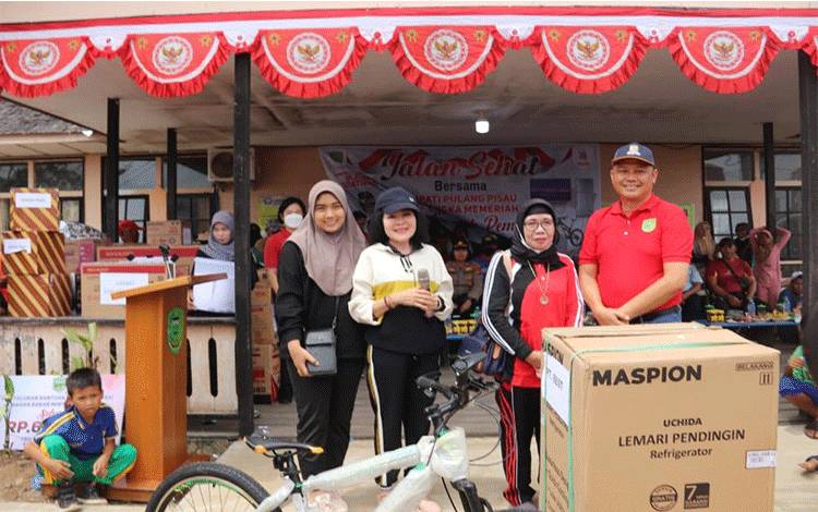 Pemkab Pulang Pisau Gelar Jalan Sehat