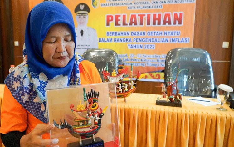 Kerajinan Getah Nyatu Berpotensi Jadi Produk Unggulan Kota Cantik