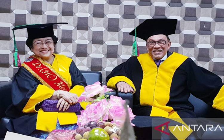 Megawati Ucapkan Selamat kepada Anwar Ibrahim