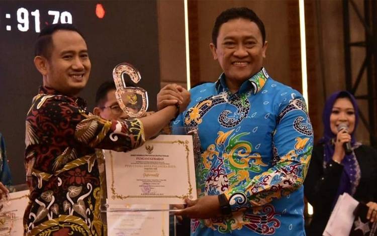 PPID Palangka Raya Raih Peringkat Satu Informatif di Kalteng