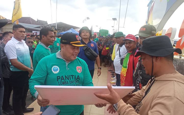 Lomba Dayung Bupati Kobar Cup 2022 Ditutup, Ini Tim Yang Jadi Juara