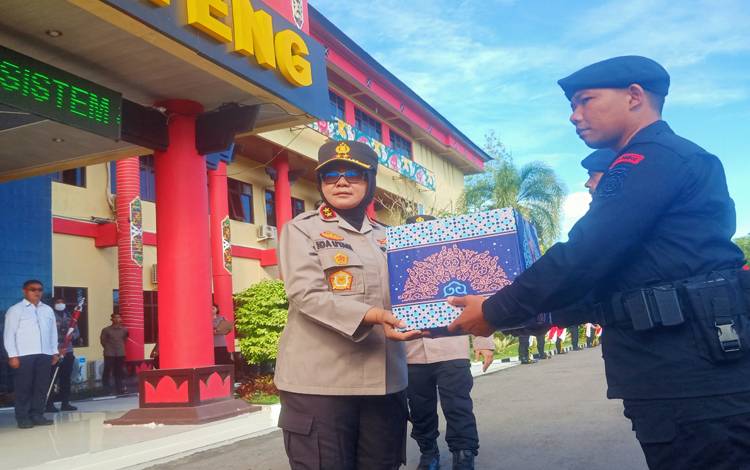 Polda Kalteng Kirim Belasan Personel dan Bansos ke Lokasi Gempa Cianjur