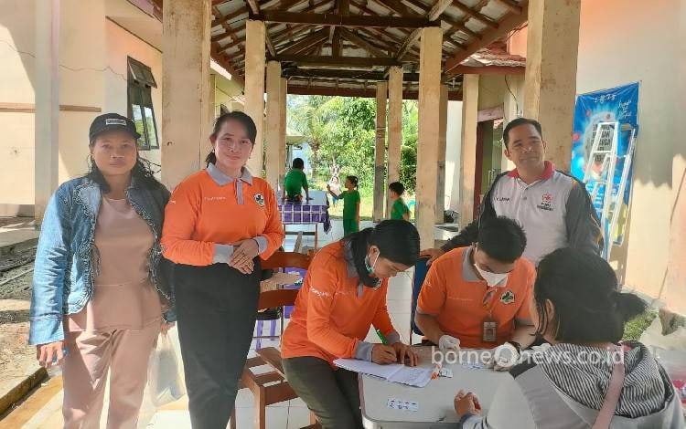Ratusan Warga Ikuti Pelayanan Kesehatan Gratis di Puskesmas Tumbang Talaken