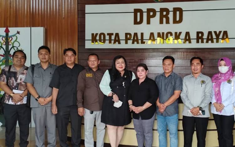Anggota DPRD Palangka Raya dan Pulpis Bahas Kerja Sama Media Massa