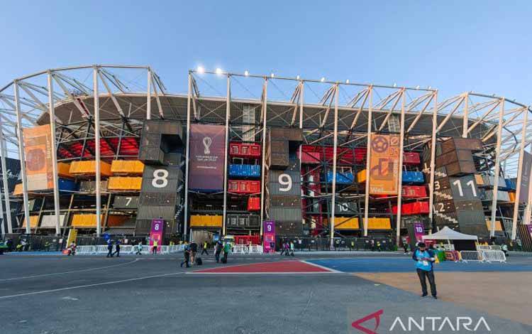 Pria Penyusup Lapangan saat Laga Portugal - Uruguay Sudah Dibebaskan