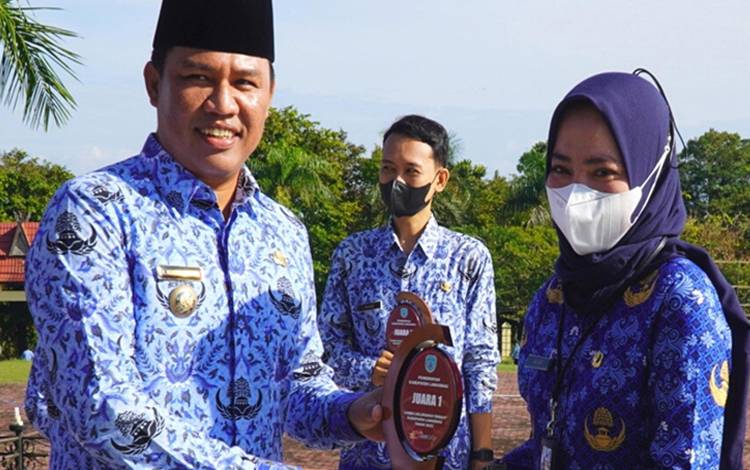 Bupati Lamandau Minta ASN Tingkatkan Kualitas Pelayanan