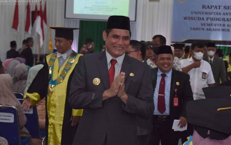 Ini Pesan Pj Bupati Kobar kepada Wisudawan Untama