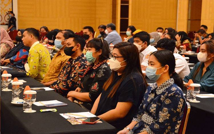 Kadinkes Kalteng Ingatkan Pentingnya Akreditasi Labkes