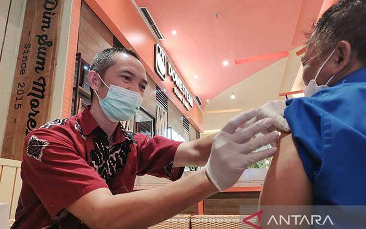 Penerima Vaksin COVID-19 Dosis Ketiga Capai 66,9 Juta Orang