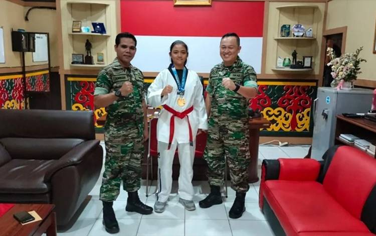 Dandim Kuala Kapuas Apresiasi Prestasi Putri Prajurit di Kejuaraan Taekwondo