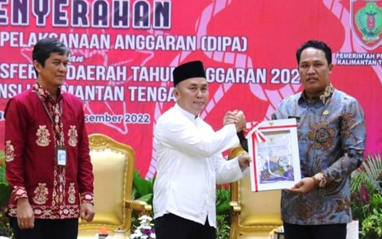 Bupati Lamandau Terima Penghargaan dari Kemenkeu
