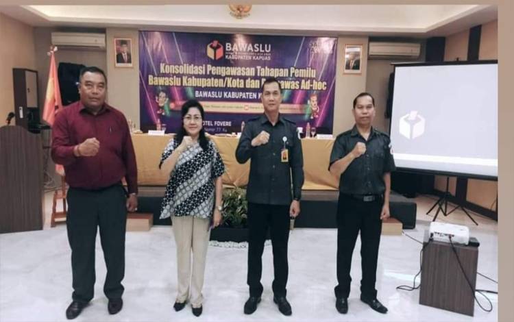 Bawaslu Kapuas Konsolidasi Pengawasan Tahapan Pemilu dengan Panwaslu Kecamatan