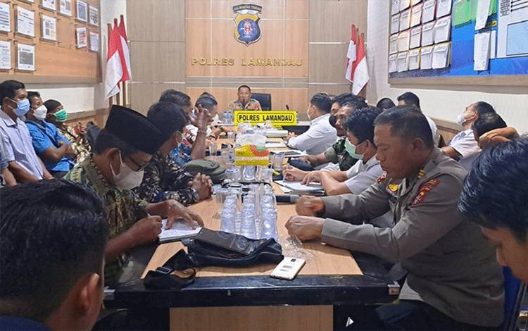Kapolres Lamandau Mediasi Warga dan Perusahaan