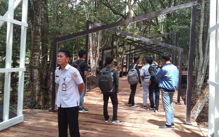 DLH Katingan Imbau Pengunjung RTH-DR Kasongan Jaga Aset Fasilitas Taman