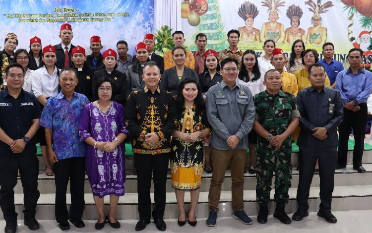 Bupati Berharap Gereja Turut Tingkatkan SDM di Gunung Mas