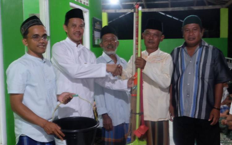 Bantu Recovery Pasca Banjir, ESQ Kemanusiaan Wilayah Kalteng Salurkan Bantuan Alat Kebersihan