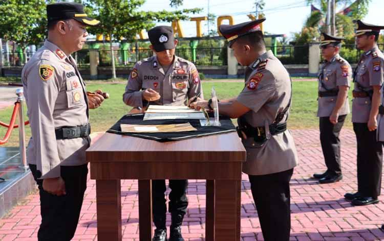 Kapolres Kapuas Pimpin Sertijab Kabag Ops, Kasatpolairud dan 2 Kapolsek
