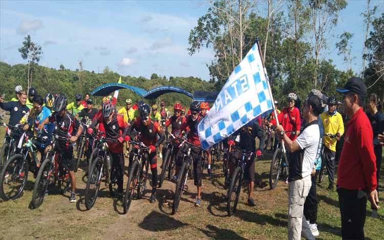 HUT Kebun Raya Katingan Diramaikan Kegiatan Gowes
