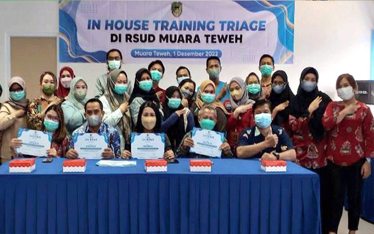 Peserta In House Training Triase IGD dan In House Training Bantuan Hidup Dasar (IHT BHD) di RSUD Muara Teweh. (Foto: Dhani)