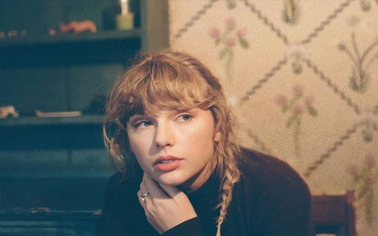 Taylor Swift Bersiap Debut Sebagai Sutradara Film Fitur
