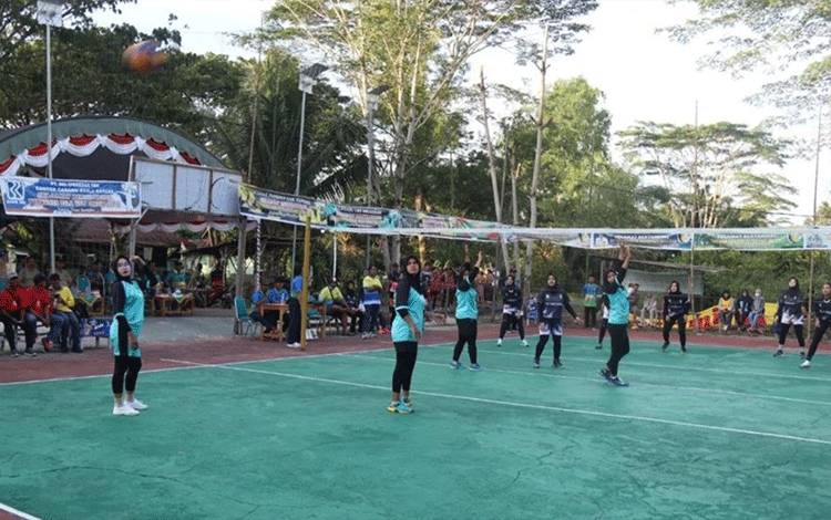 Peringati Hari Juang TNI AD, Kodim 1011 Kapuas Gelar Turnamen Bola Voli Dandim Cup