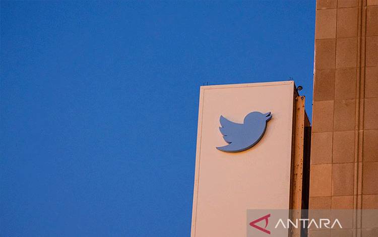 Harga Langganan Twitter Blue Lebih Mahal untuk iOS
