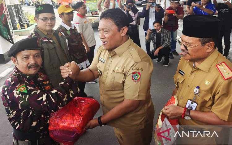 Pemprov Kalteng Salurkan 78 Ribu Paket Sembako Bagi Korban Banjir