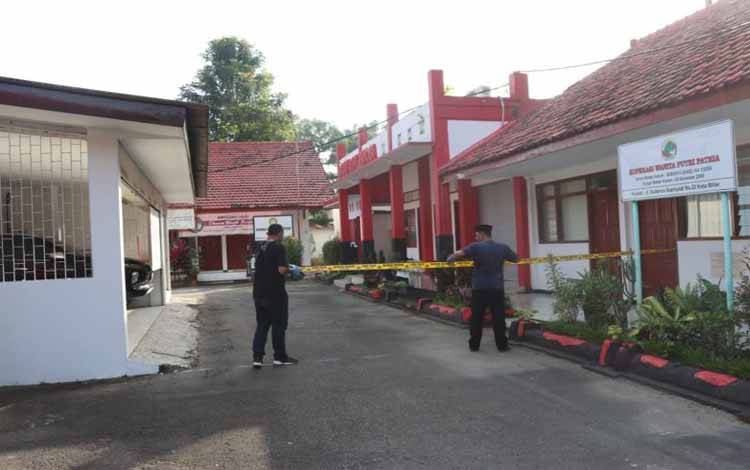 Polisi Blitar Dalami Pelat Merah Diduga Mobil Perampok