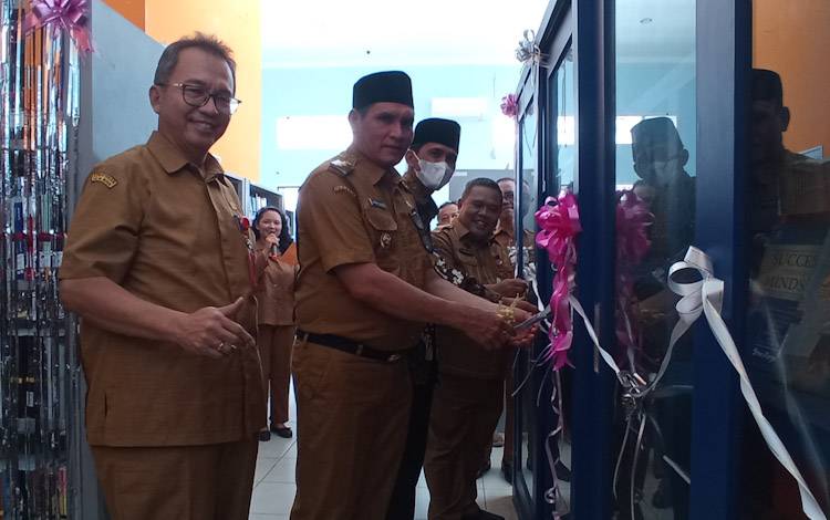 Launching Koleksi Buku Baru Dispursip, Ini yang Disampaikan Pj Bupati Kobar