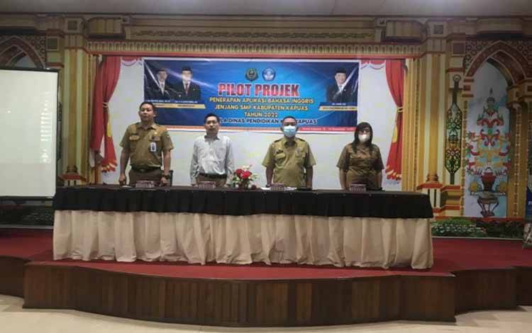 Sejumlah SMP di Kapuas Ikuti Pilot Projek Penerapan Aplikasi Bahasa Inggris Berbasis Android