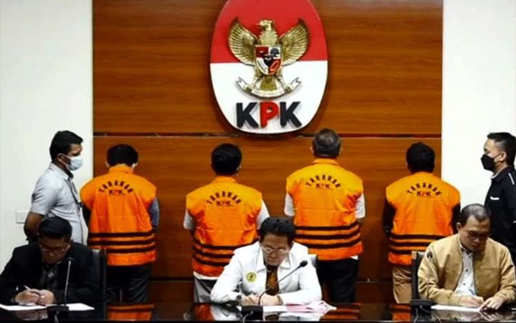 KPK Amankan Uang Rp1 Miliar Saat OTT Sahat Tua dkk