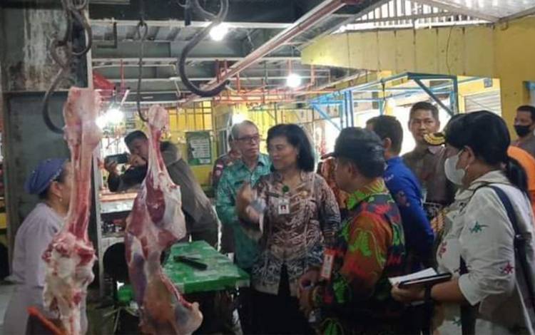 Pemkab Kobar Pantau Kondisi Bahan Pokok Jelang Nataru