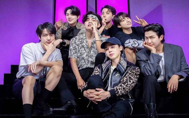 Jelang Perayaan HUT ke-10, BTS Siapkan Stempel dan Medali