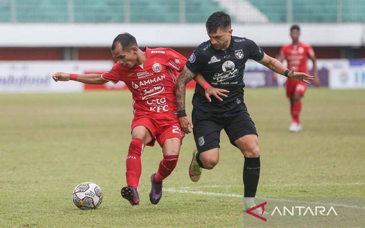 Aji Santoso Nilai Hasil Imbang Lawan Persija Adil untuk Persebaya