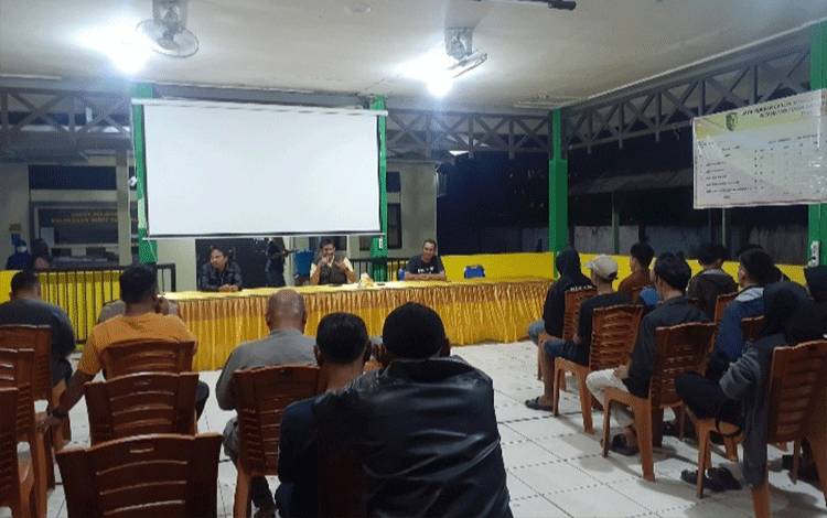 Tingkatkan Kebersamaan BPBD Adakan Nonton Bareng