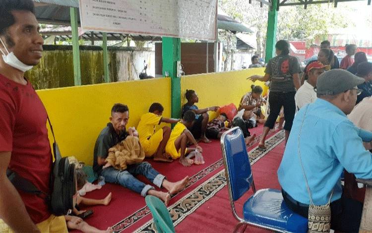 Dijanjikan Pekerjaan di Kotim, 48 Warga Asal NTT Terlantar di Palangka Raya