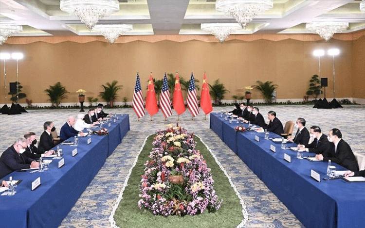 Relasi Panas Dingin AS-China