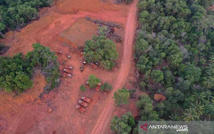 Tambang Bauksit di Kabupaten Bintan, Provinsi Kepulauan Riau. (Antara)