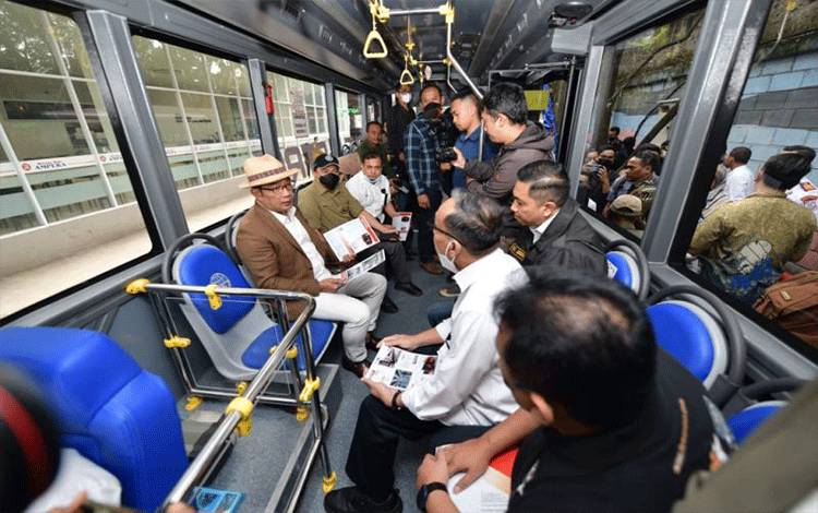 Delapan Unit Bus Listrik Produksi INKA Dioperasikan